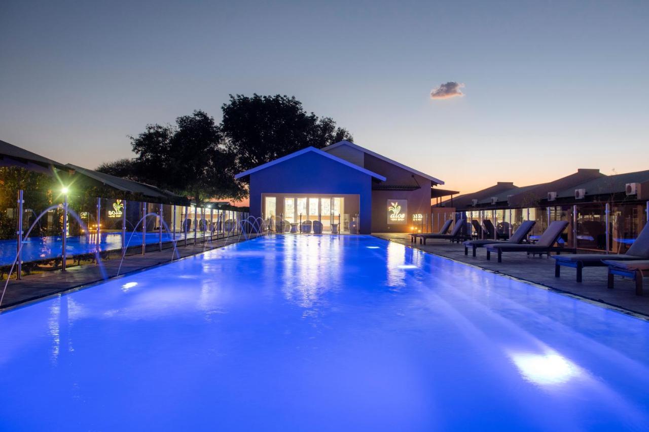 Palm Park Hotel Lephalale Kültér fotó