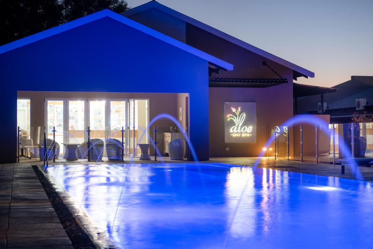 Palm Park Hotel Lephalale Kültér fotó