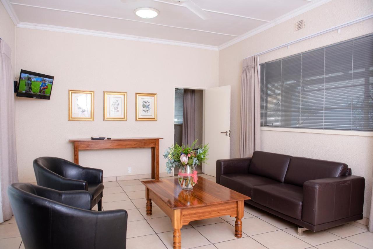 Palm Park Hotel Lephalale Kültér fotó